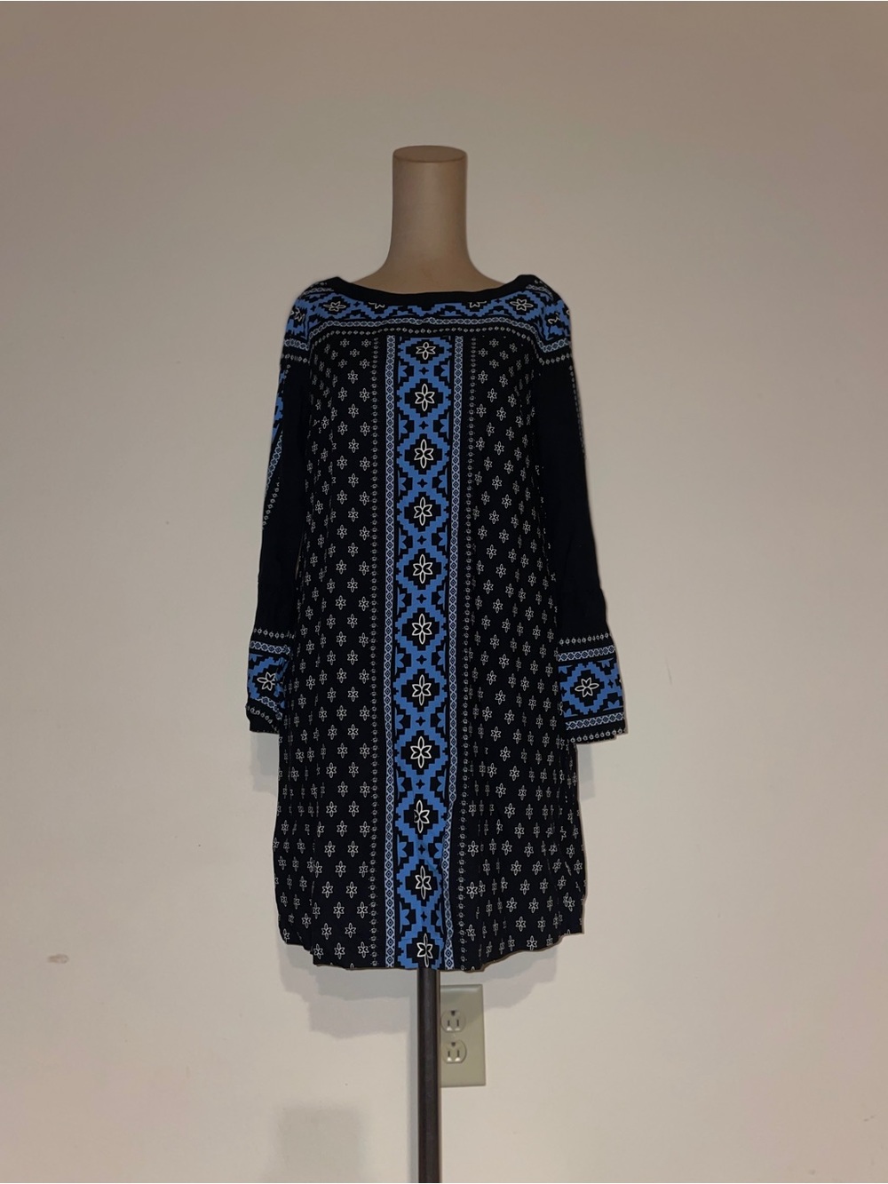 LOFT dark patterned dress -no stretch